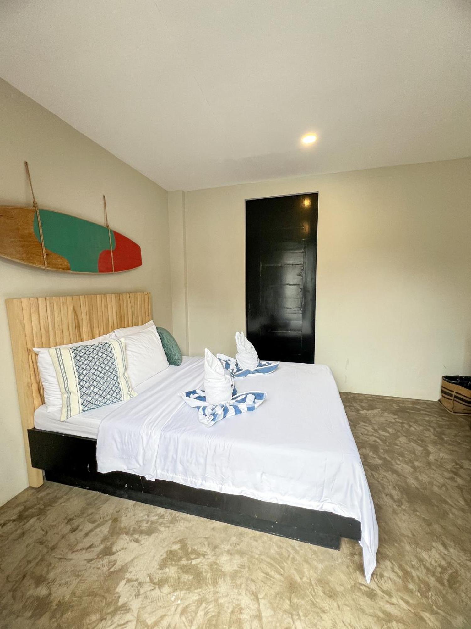 Siargao Bed And Brewery 호텔 제너럴 루나 외부 사진