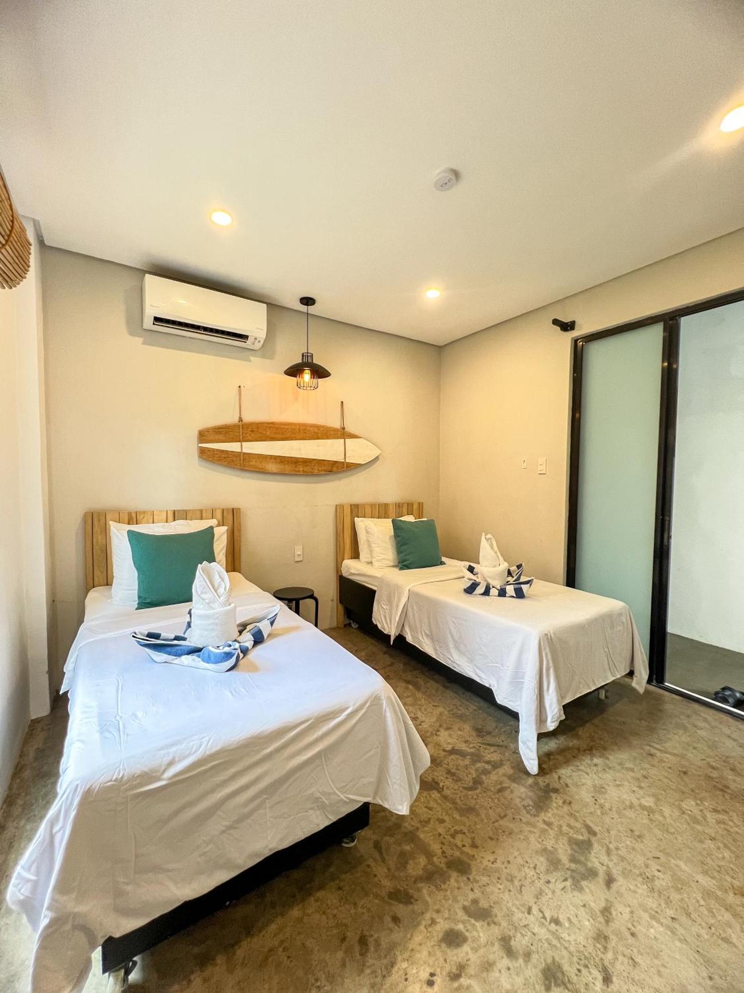 Siargao Bed And Brewery 호텔 제너럴 루나 외부 사진